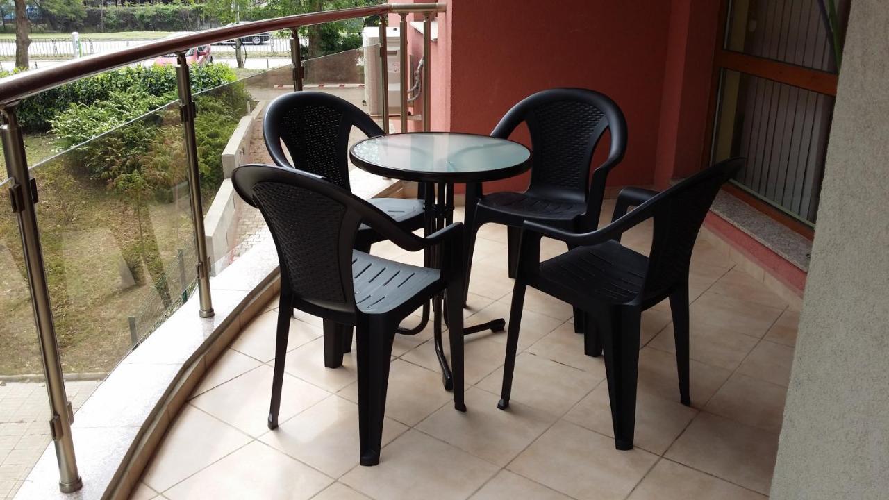 Black Sea Brееze Apartment Varna ภายนอก รูปภาพ