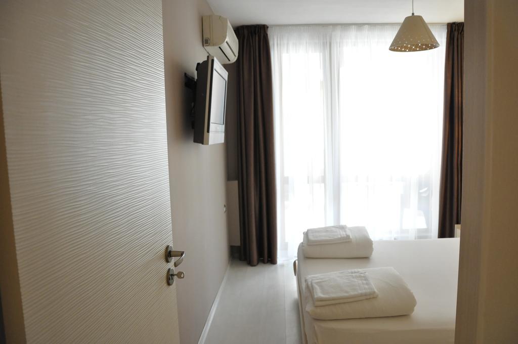 Black Sea Brееze Apartment Varna ภายนอก รูปภาพ